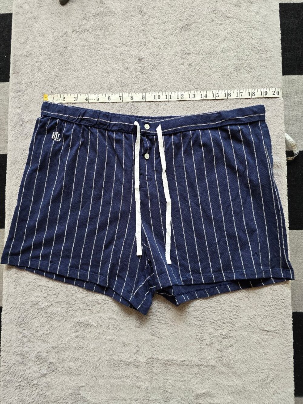 Lauren by Raplh Lauren blue navy pin striped shorts XL womans